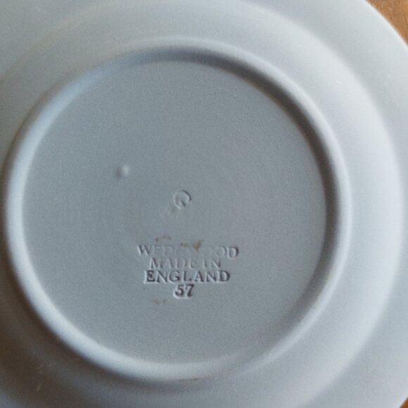 Two Round Dusty Blue Wedgewood Jasperware Dishes - Picture 2 of 3